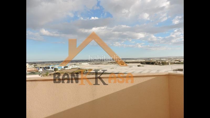 Foto b6eb2c1d-c250-47ed-8700-219ecf513e90. Àtic amb calefacció aparcament a Santa María del Águila Ejido (El)