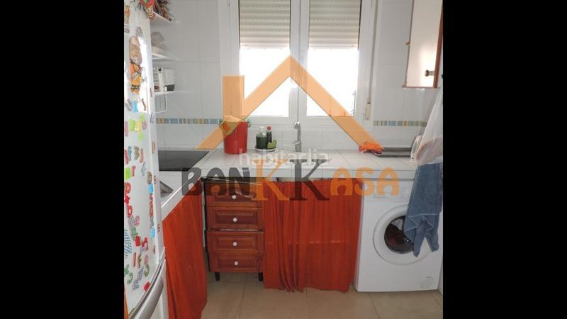 Foto c2d1197d-5914-4482-8ac0-269c41646f27. Àtic amb calefacció aparcament a Santa María del Águila Ejido (El)