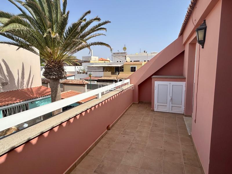 Foto fecf632c-5173-4ec0-9a6e-7ff8f5f75ed5. Casa en calle alcalde juan évora suárez 23 **dúplex en venta en el castillo - ¡tu nuevo inversión!** en Antigua