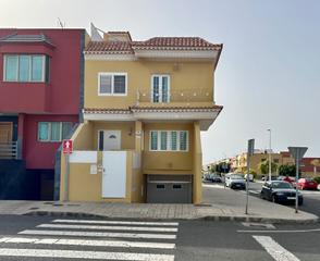 Casa aparellada en Calle taganana 55