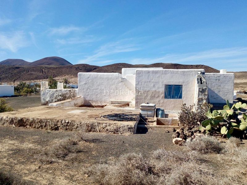 Foto 7fd1ffbd-77aa-4962-a440-a9a43113e3dd. Casa a caserío pedro barba 21 a La Graciosa Teguise