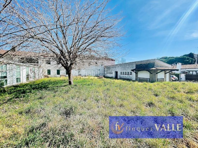 Foto cc5d245a-53cb-4e83-81d3-024069052f7f. Edifici a Tordera Tordera