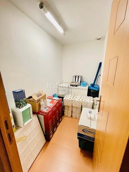 Foto 5c92d4f6-1a01-4e3e-93ce-0002f73210ad. Location local commercial avec chauffage dans Eixample Nord Girona