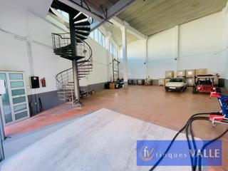 Nau industrial a Malgrat de Mar. ¡oportunidad única! nave industrial de 492 m² con oficinas, baño