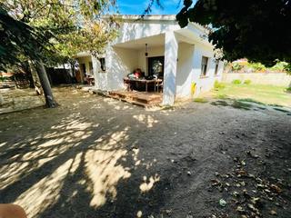Chalet à Centre. Chalet con sótano y amplio jardín de 459 m² en el centro de pine