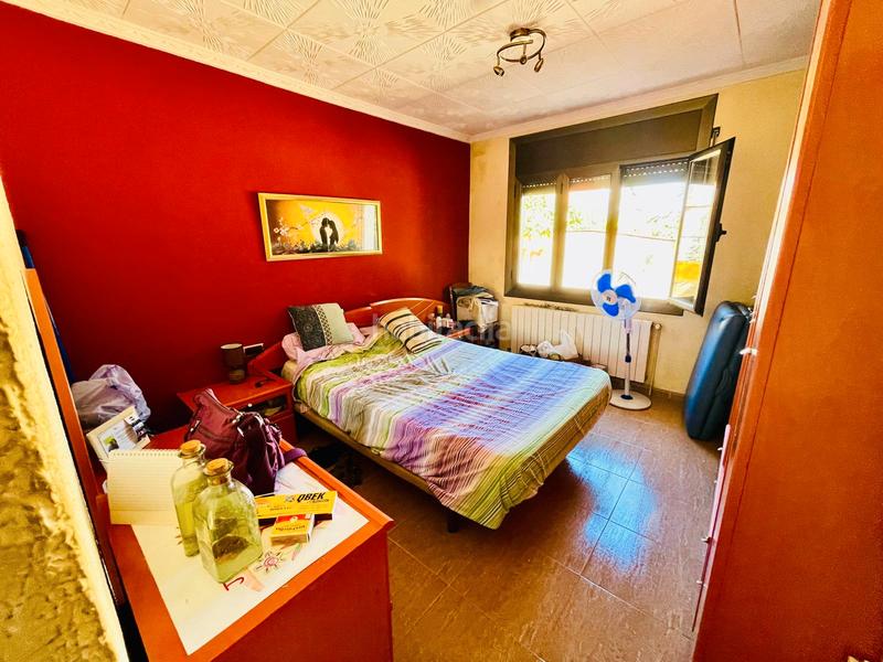 Foto 01c9a574-bfb0-436a-85e3-f7b344e7edfa. Xalet amb xemeneia calefacció a Centre Pineda de Mar