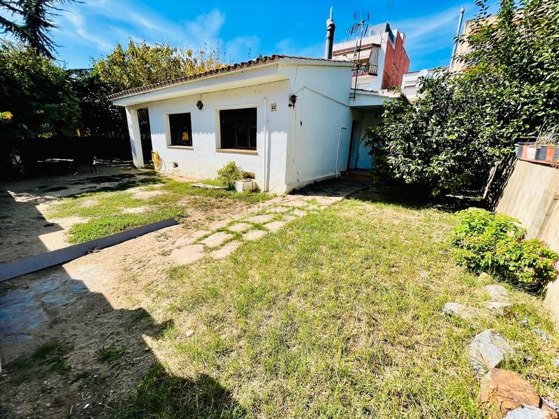 Foto 1c0bf02f-b861-4589-ad0f-7dcc95a1e6ed. Xalet amb xemeneia calefacció a Centre Pineda de Mar