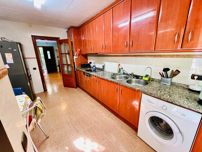 Foto 258d3fd9-e2d0-4a38-b4b8-6766a55578f3. Xalet amb xemeneia calefacció a Centre Pineda de Mar