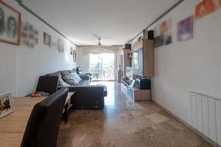 Flat in Cerdanyola Nord. Gran piso con parking incluido