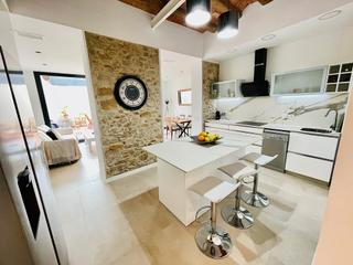 Casa a Calella. Casa nueva con alma mediterránea en el corazón de calella!