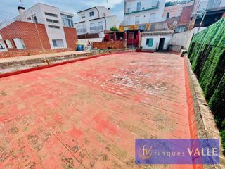 Towny house in Malgrat de Mar. Almacén con garaje para construir