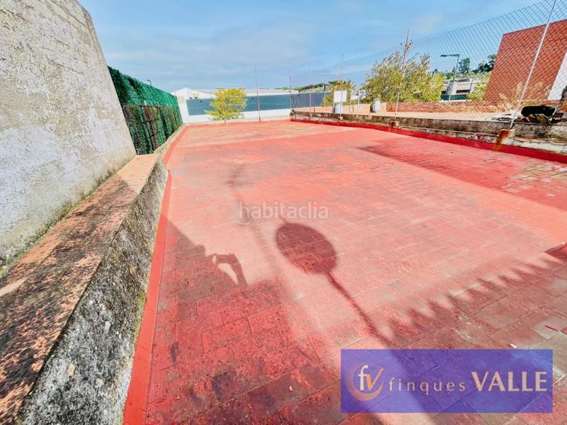 Foto dc6fff3d-6075-4786-be18-e0b879554d43. Casa aparellada a Malgrat de Mar