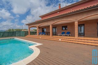 Chalet in Mas Mora-Sant Daniel. Espectacular mansión con vistas al mar en tordera