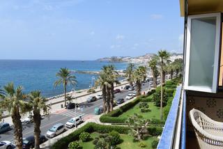 Lloguer Pis a Paseo reina sofía 11. Precioso apartamento en primera linea de playa
