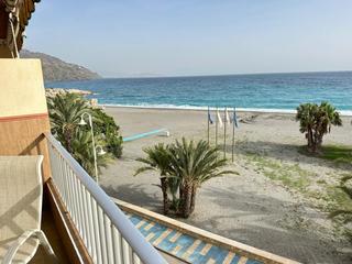 Location Appartement à Paseo de velilla 50. Coqueto apartamento en primera linea de la playa