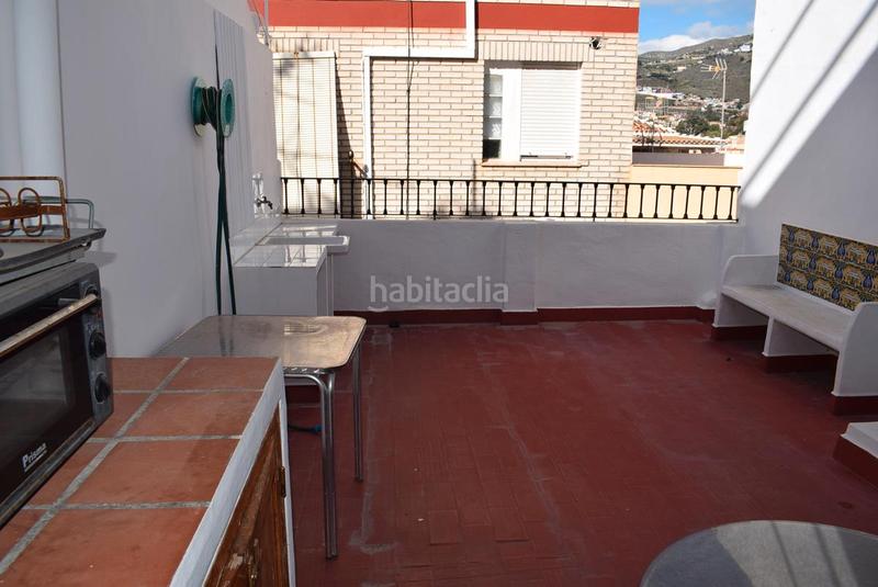 Foto 01a6a2ae-15cd-44cb-822f-9bd9a1a6d2aa. Casa aparellada a calle clavelicos alto 17 a Almuñecar centro Almuñécar