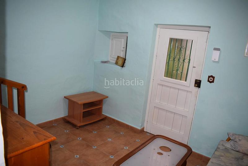 Foto 223c0171-978b-4ee0-aaf2-1eda5fcc7b20. Casa aparellada a calle clavelicos alto 17 a Almuñecar centro Almuñécar