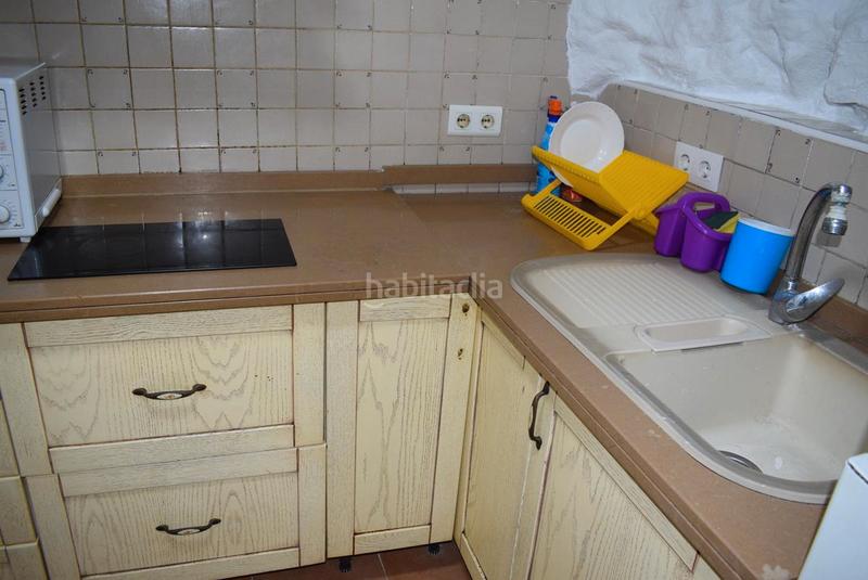 Foto 6cf59c15-e69e-46f0-853d-0fb3c2796f1d. Casa aparellada a calle clavelicos alto 17 a Almuñecar centro Almuñécar