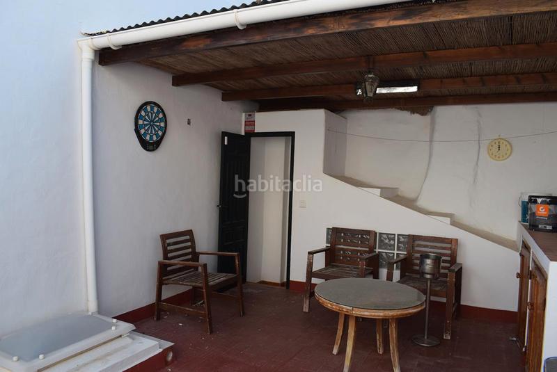 Foto b5d8ca81-ac3a-42eb-9a56-3d31ac957ec5. Casa aparellada a calle clavelicos alto 17 a Almuñecar centro Almuñécar