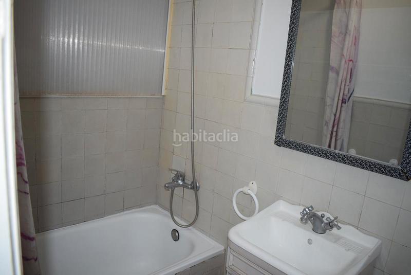 Foto e0b8e893-0213-4ce8-b228-b6f2e191a764. Casa aparellada a calle clavelicos alto 17 a Almuñecar centro Almuñécar