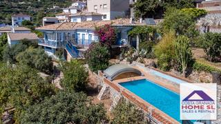 Masia en Calle carretera 7. Maravillosa villa con piscina en lenteg