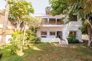 Etagenwohnung in Calle Manuel de Falla 7
