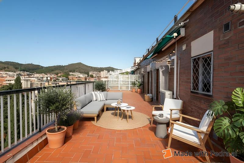 Foto 021444d2-fe09-4121-afa9-6b950e763612. Àtic amb calefacció a Horta Barcelona