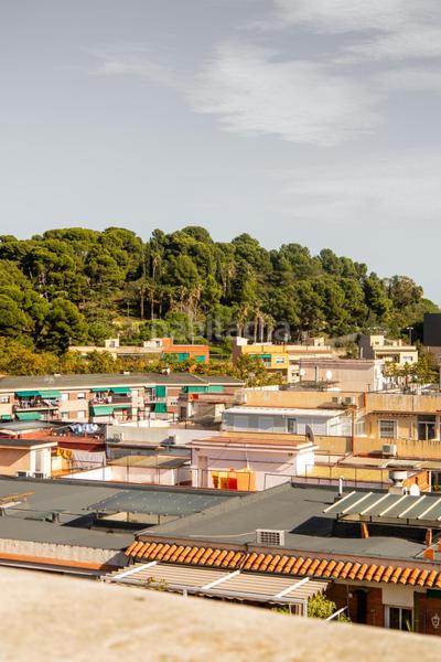 Foto b7ee5cd3-b561-47d2-8c80-d6b9a96504a3. Àtic amb calefacció a Horta Barcelona