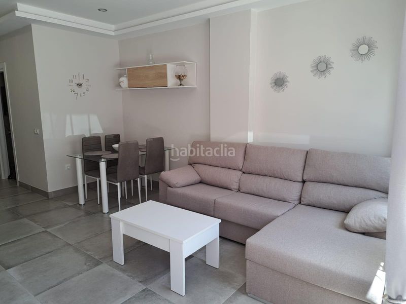Foto c5410148-5308-4e1a-bb3c-8e5d09f4fcfd. Rent flat with parking pool in Las Gaviotas - Carvajal Fuengirola