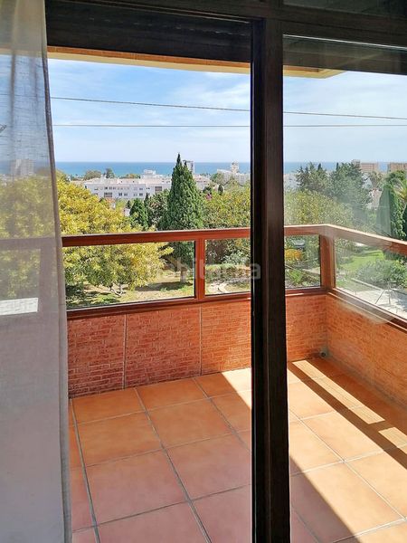 Foto 4f49a616-de8f-4c1d-8eb8-ec757e538d57. Pis amb aparcament piscina a La Colina Torremolinos