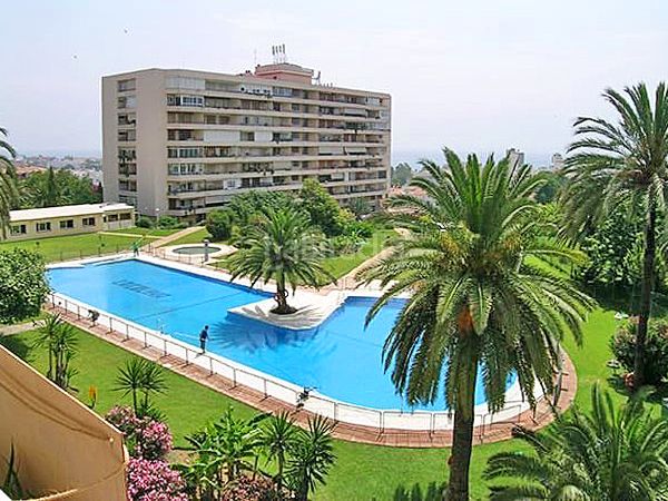 Foto 70b2d5ad-02a2-4a0d-871c-f25e7f931405. Pis amb aparcament piscina a La Colina Torremolinos