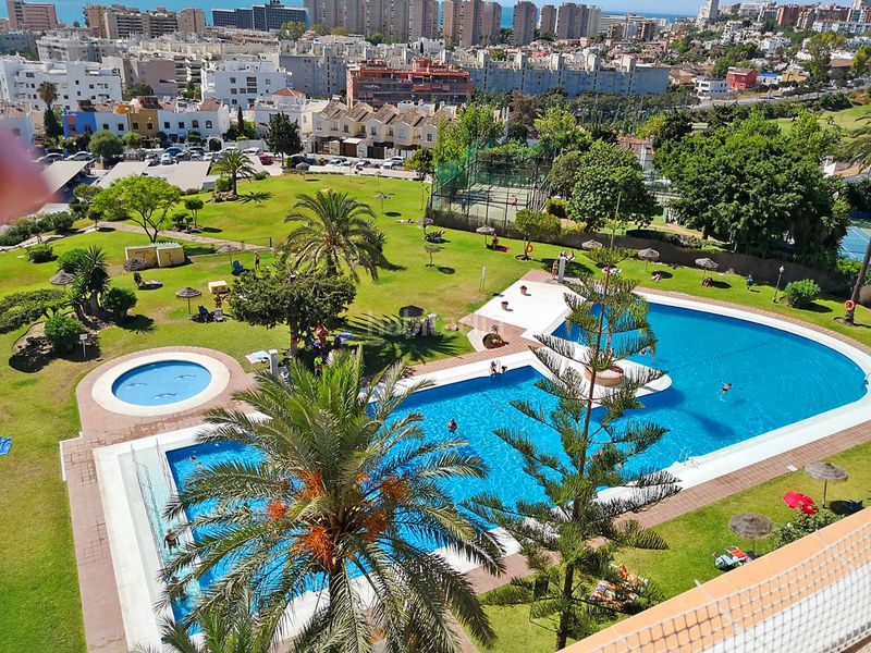 Foto cad76e26-ffc0-48df-98f0-5ccfb1c2487e. Pis amb aparcament piscina a La Colina Torremolinos