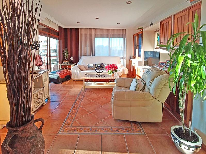 Foto e7bc12c6-b3ee-493a-8484-8ec3b9735e46. Pis amb piscina a La Colina Torremolinos