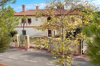 Chalet à Parque de la Paloma. Impresionante villa cerca avenida las palmeras