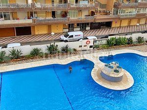 Foto 86062426-3507-44e2-b6bd-fc59a7c865e5. Lloguer pis amb piscina a Playa de los Boliches Fuengirola