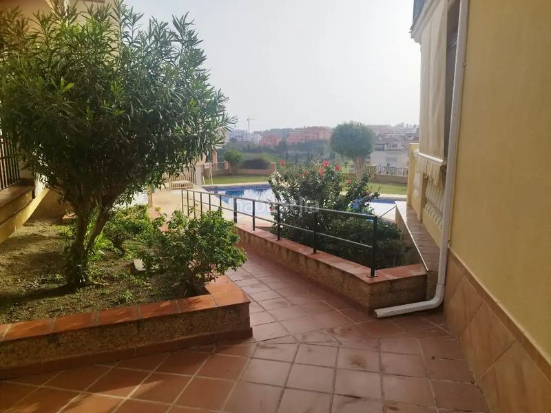 Foto 82805d15-ab27-457c-9f13-92559b64f35e. Rent flat with pool in El Faro de Calaburra - Chaparral Mijas