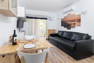 Estudi a Solymar. Oportunidad: con licencia turística, excelente precio