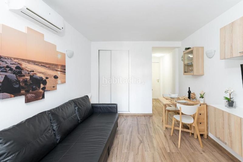 Foto ee8b06ac-f3a0-4e8e-b84d-ff4d69e4f808. Estudi amb piscina a Solymar Benalmádena