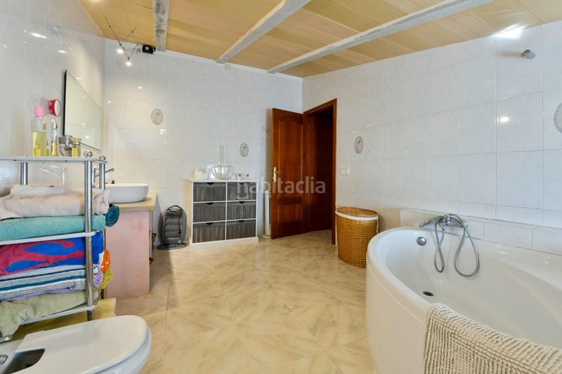 Foto d2ed42d0-760c-4e5d-a71e-8fedf77f4bb5. Masia amb calefacció aparcament piscina a Costitx