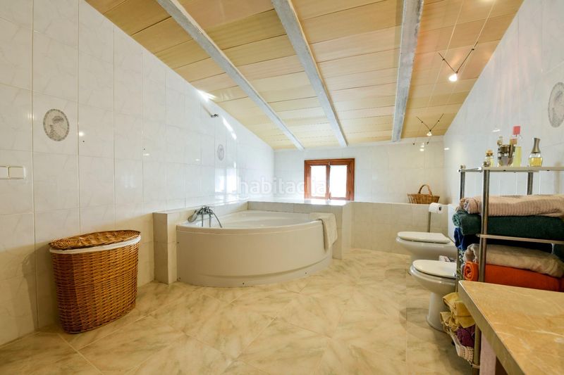 Foto f2cba096-4175-4294-a2ee-a08897a41a9c. Masia amb aparcament piscina a Costitx