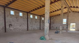 Rent Industrial building in Son Ferriol