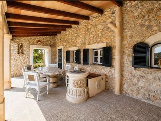 Casale in Costitx. Finca rústica con pozo propio, anexos independientes y vistas a
