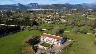 Mas à Es Blanquer. Exclusiva finca mallorquina a 1 km del centro de inca