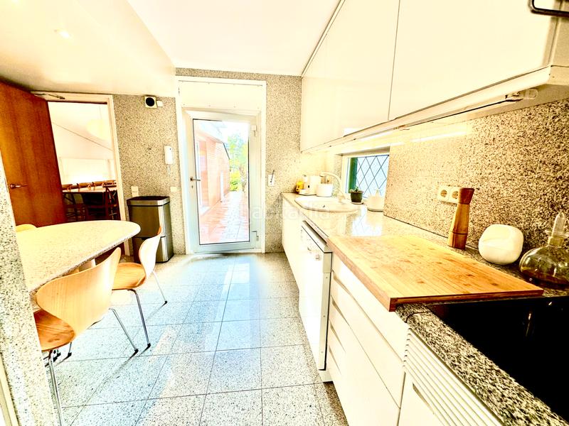 Foto 0338a92d-d823-4fd6-852f-2293ceb68fa9. Maison avec cheminée chauffage parking piscine dans Castellar del Vallès