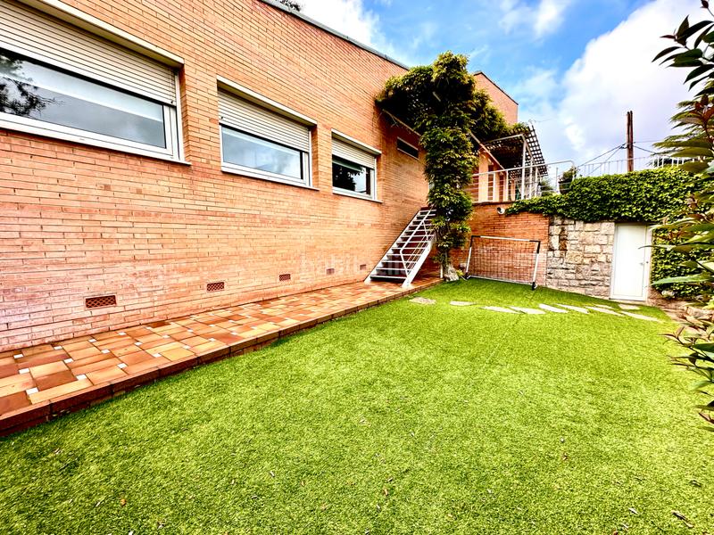 Foto 2fd7333f-4445-415c-998d-1f66c750e30f. Maison avec cheminée chauffage parking piscine dans Castellar del Vallès