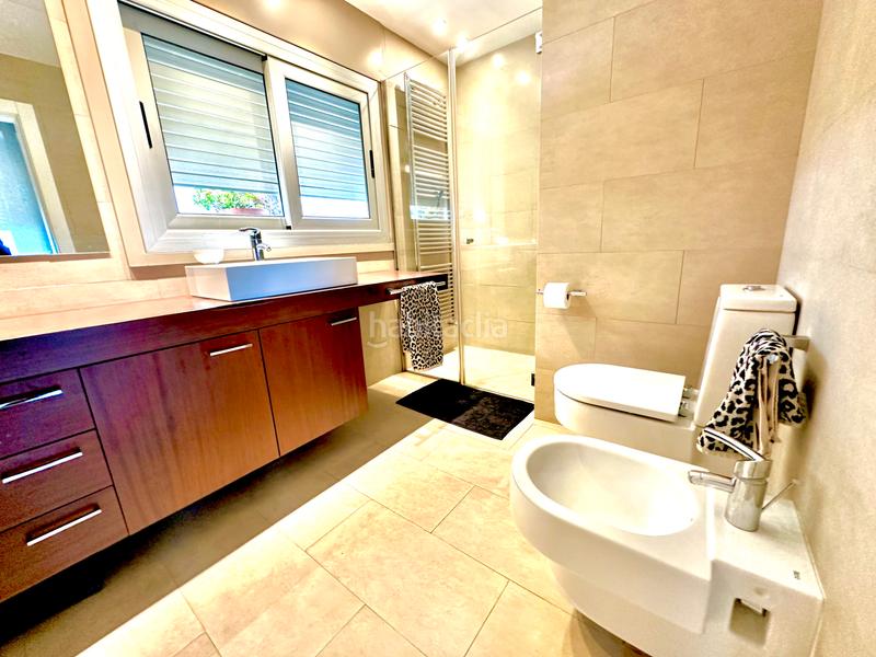 Foto 54afa146-c61f-4cdb-b1e8-cd250447ada4. Maison avec cheminée chauffage parking piscine dans Castellar del Vallès