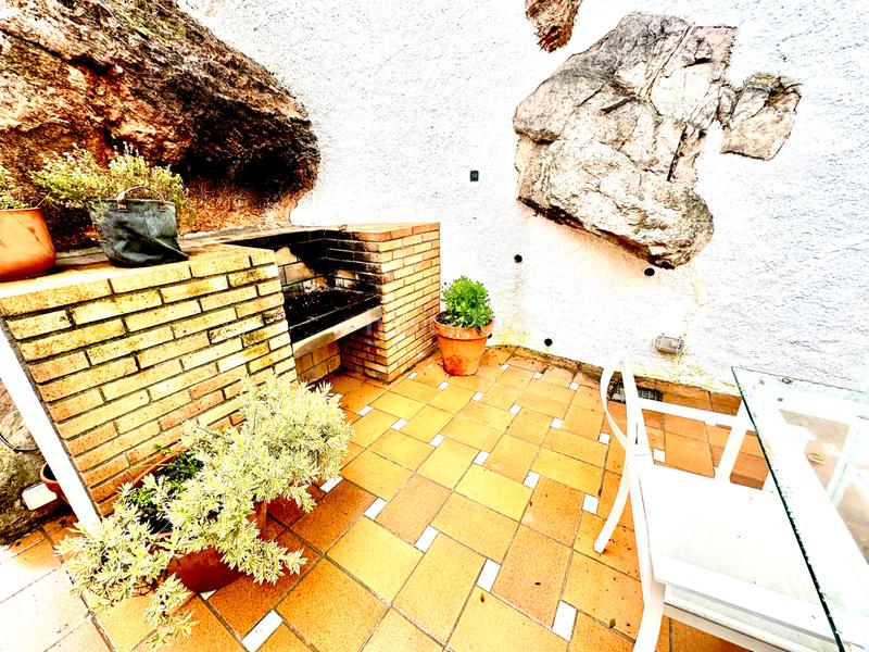 Foto 55a5e98a-e82e-48e7-a464-db6acfbcd342. Maison avec cheminée chauffage parking piscine dans Castellar del Vallès