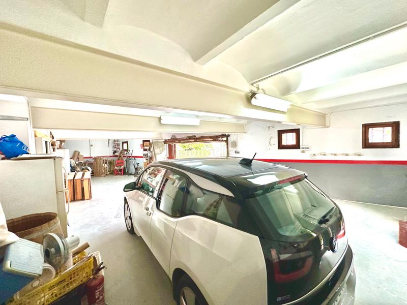 Foto 80e7bdb4-32df-4d9f-9ab6-3f67b96548bb. Maison avec cheminée chauffage parking piscine dans Castellar del Vallès