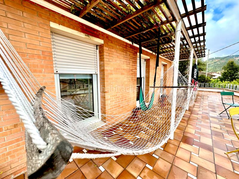 Foto f53d036c-7542-40c8-8380-b7cc7bb58157. Maison avec cheminée chauffage parking piscine dans Castellar del Vallès