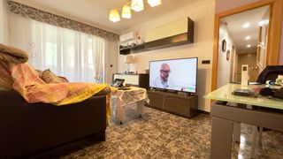 Flat  Plaça de llívia. Piso reformado muy luminoso, exterior, 3 habitaciones, con balcó